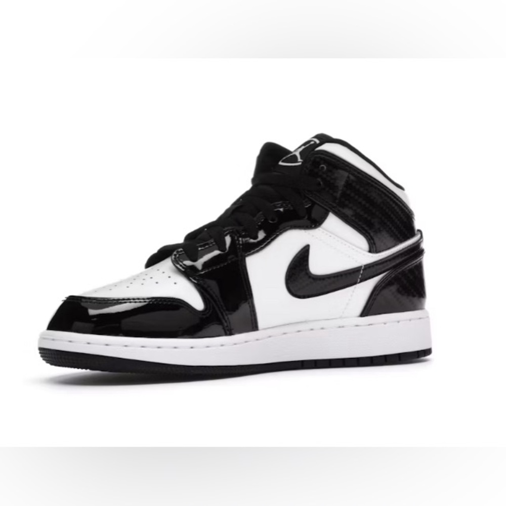 Nike Jordan’s 7.5 BRAND NEW. OUT OF BOX. Never worn!!!! so cute & sporty.